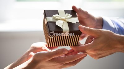 Danh sách 15 món quà tặng đồng nghiệp đơn giản, tinh tế, ý nghĩa
